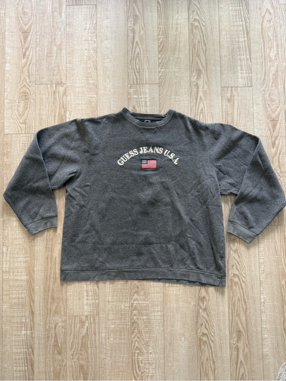 Guess 1990se embroidered flag crewneck